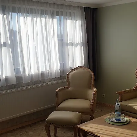 Kur-& Borstel - Treff 4*