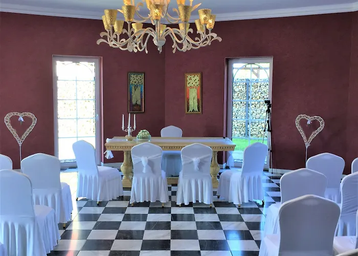 Kur-& Borstel - Treff מלון