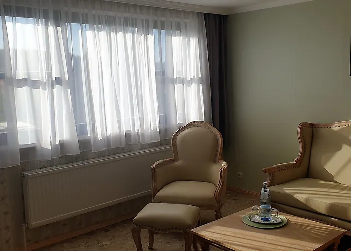 Kur-& Borstel - Treff 4*